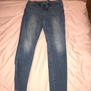 American Eagle High-Waisted Jeans